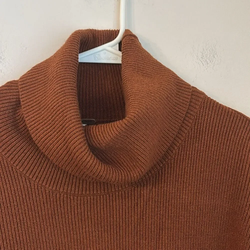 Free People Women’s Brown Soft Oversized Turtleneck softly Sweater tunic SM EUC!
